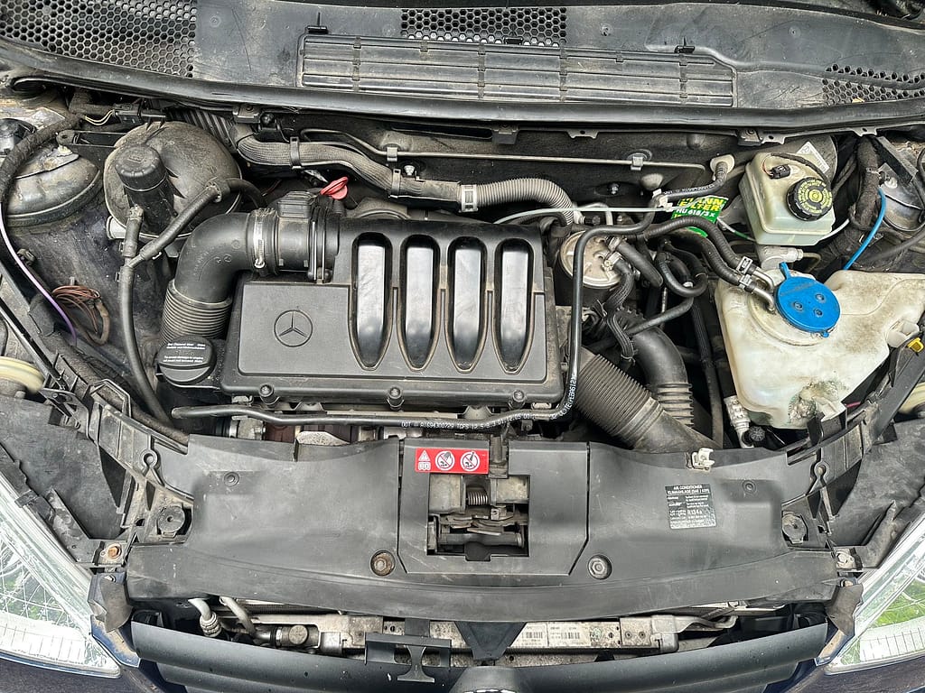 Motorraum MB Dieselmotor 2.0
